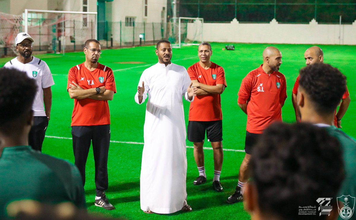 ALAHLI_FCEN's tweet photo. 📷 | Training tonight 

#AHLIFC ⚽️ https://t.co/mHr22kC9Rc