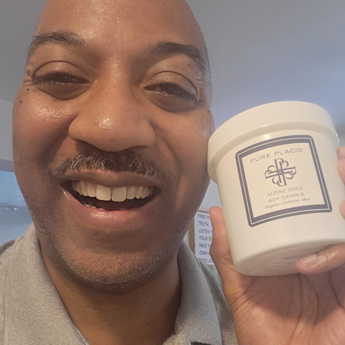 SoulivityM's tweet photo. โค๏ธWow! What a wonderful way to end the week with these wonderful gifts from our dear friends at https://t.co/iUDPMOBpo9!๐ I can't wait to use each of them.ย Thank you so much for the scent of love and joy!ย
#soulivity #pureplacid #candles #giftsofjoy #happiness #inspiration https://t.co/D7v2R0Ac08