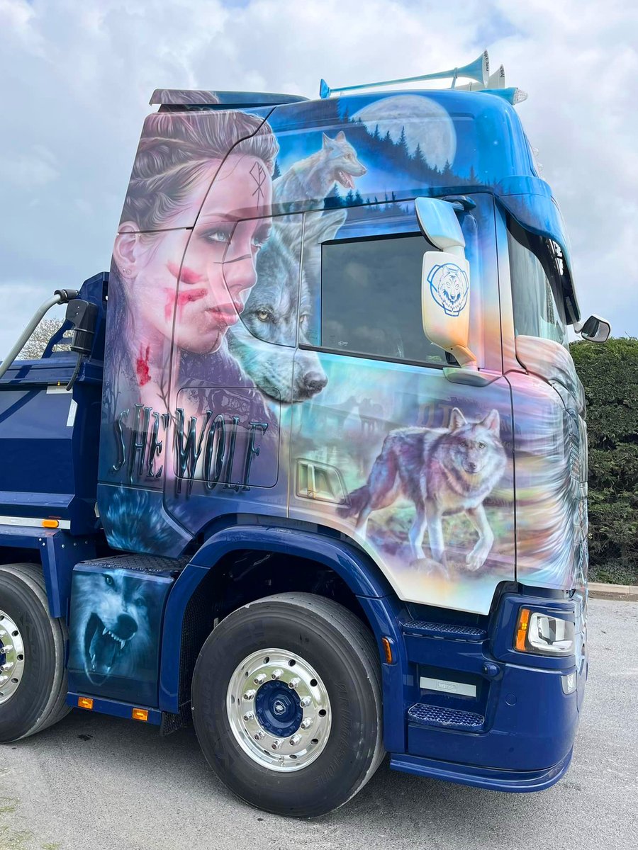 Glosske ➡️Twitchcon EU tweet media