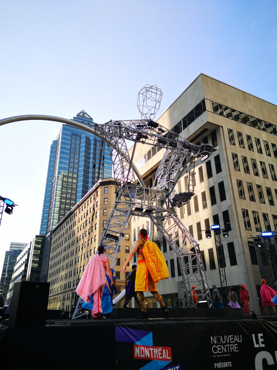 MCOMPLÈTEMENTCiRQUE tweet media