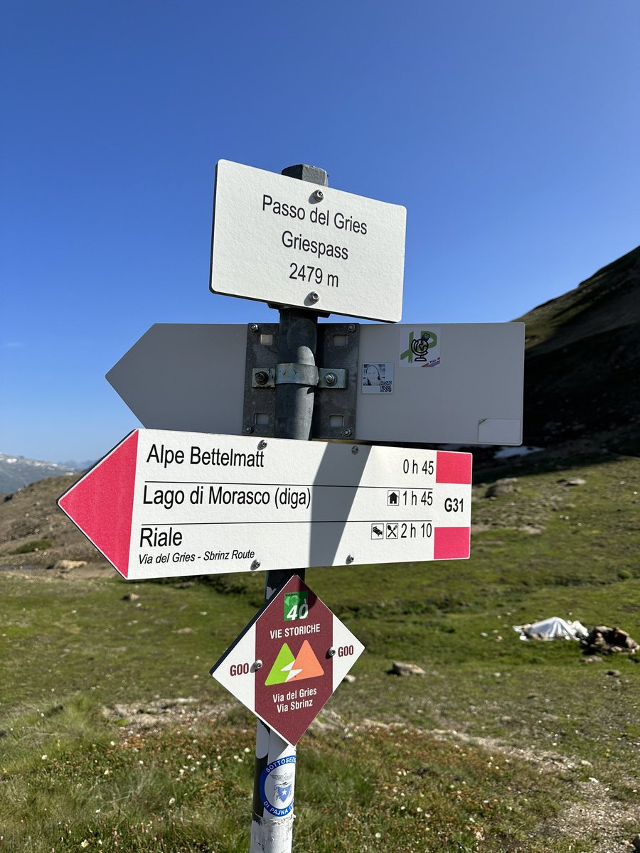 wendelinzuber's tweet photo. #griespass #riale #sangiacomo #bike https://t.co/5cgLxZkyPP
