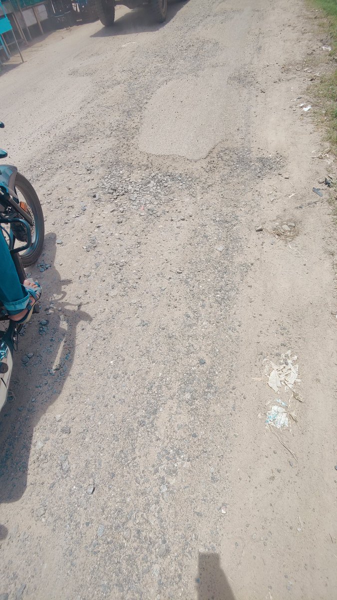 Madras1986's tweet photo. @Udhaystalin Hello sir,  Kattupakkam Sendurpuram area roads are so horrible and worst. We are facing extreme inconvenience when going to schools, hospitals etc. Kindly look into it and provide us a good road. https://t.co/WjXx0GDr7g