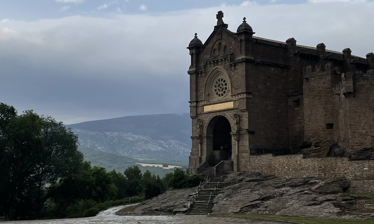 jesuitschools's tweet photo. Loyola, Spain ➡️ Barcelona, Spain | As a final stop during their time abroad, JSN’s Bob Reiser, SJ and Catharine Steffens walked the Camino Ignacio last week with fellow Jesuit educators. 1/2 https://t.co/6uGo9AKWoe
