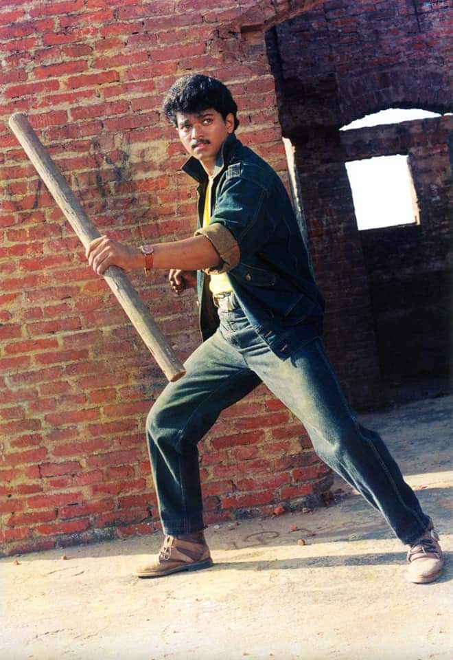 Josephoffl's tweet photo. 29years Of #Rasigan ❤️
@actorvijay #leo
#29yearsofrasigan https://t.co/n6BuMEPzbK