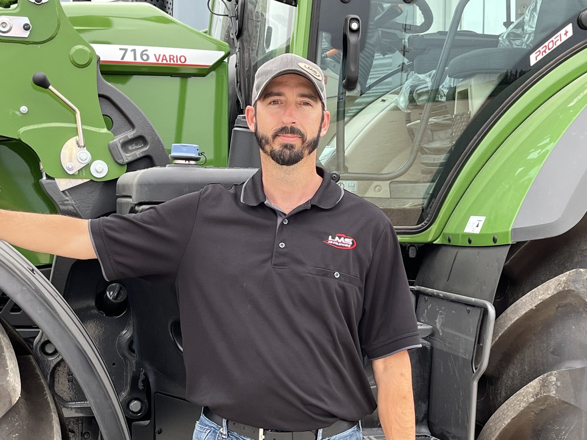 🔥 Steinbach Staff 🔥
Meet David!  He is our Service Manager! He has over 20 years of experience pulling wrenches and is a red seal heavy equipment technician.  We're excited to have his experience added to our amazing team!  Stop in to say Hi to him today!
#fendtfriday