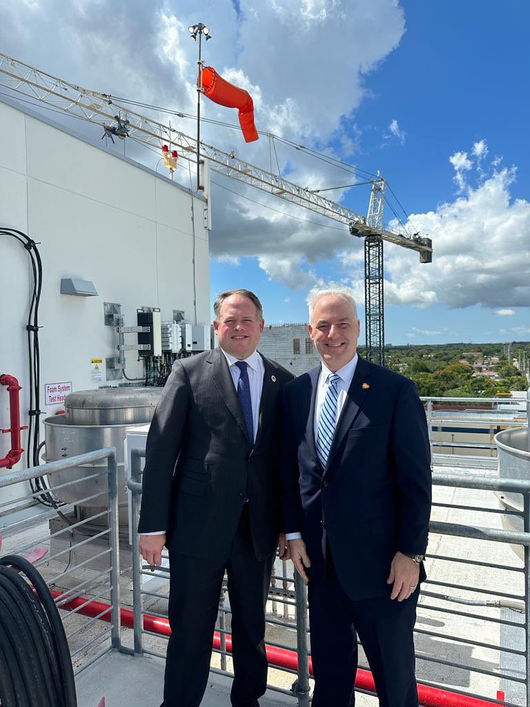 Matt_A_Love's tweet photo. Had the opportunity to tour @AHCA_FL Secretary Jason Wedia around @Nicklaus4Kids and highlight the importance of specialty pediatric hospitals to our community. He even got the opportunity to experience a LifeFlight patient transfer.

#pediatrics #childrenshospital #nicklaus4kids https://t.co/MjCXHBB8tt