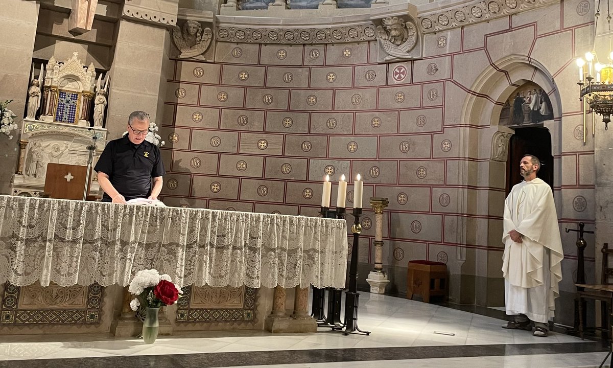 jesuitschools's tweet photo. The pilgrimage followed the footsteps of Saint Ignatius Loyola, stopping at various points along the way including Montserrat and Manresa. 2/2 https://t.co/pb43QFJimF