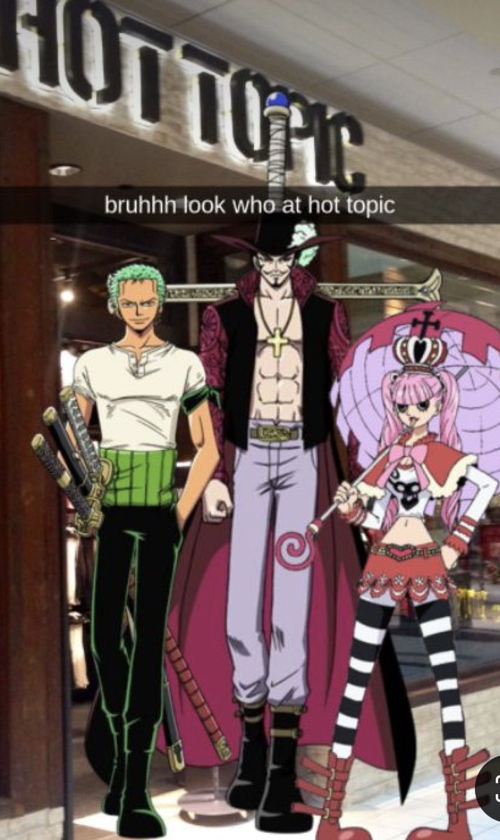 Buzzieb_'s tweet photo. Bruhhh look who at hot topic 
#onepiece #onepiecefanart #zoro #perona #mihawk #op https://t.co/X0m3ZRWwar