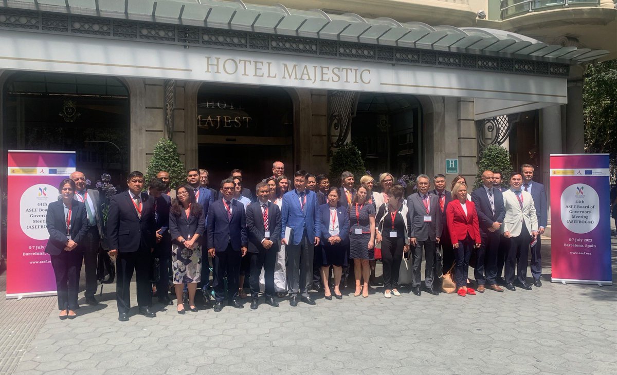 denisafrelich's tweet photo. Constructive spirit@annual meeting of over 50 @aseforg governers enhancing much needed coop b/w Europe&amp;Asia boosting people-to-people interaction,most valuable asset.Muchasgrazias @javierparrondob for your valuable leadership@organizing truly great event  @SpainMFA @SlovakiaMFA https://t.co/IeIS9VOTNO