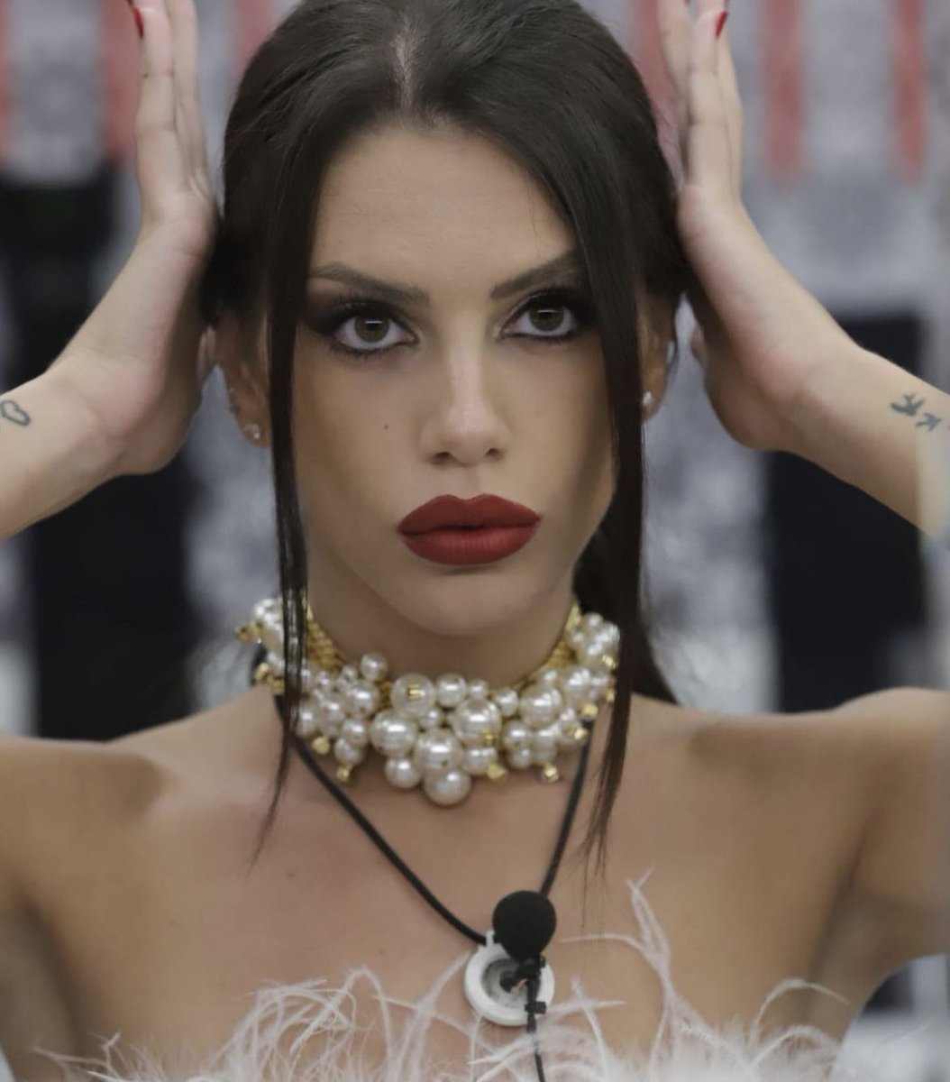 Piccolo sole vorrei stringerti forte, tenerti per mano ed accarezzarti il cuore. Ognuno avrà quel che si merita, sei forte, splendi sempre perché nessuno riuscirà a spegnere la tua luce. 
Infinitamente fiera di sostenerti🫶🏻<a href="/Anto_Fiordelisi/">Antonella Fiordelisi</a> #fiorde #donnalisi