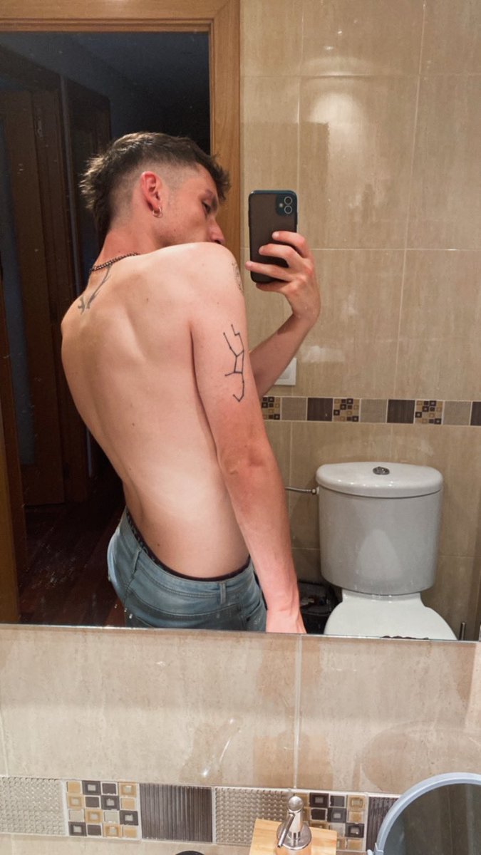 🪁🐉 tweet media