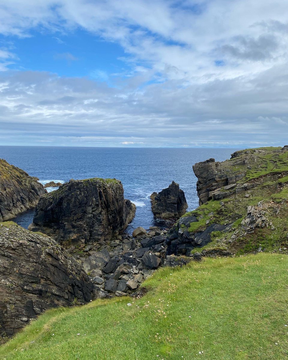 Emmyhellgren's tweet photo. Living in a dream right here. Feels like a fairytale ❤️ #buttoflewis #calanish #isleoflewis https://t.co/fvh1Kq9diP