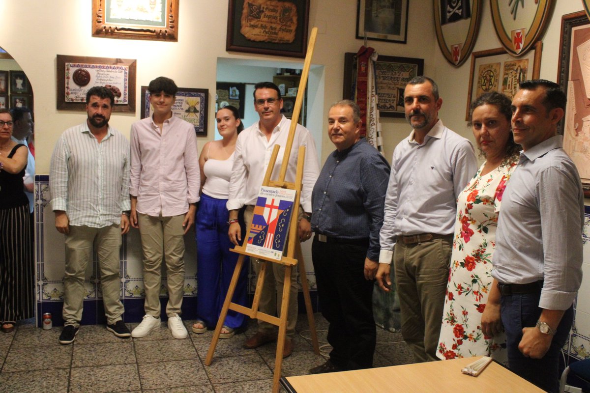 📢 𝗔𝗦𝗦𝗘𝗠𝗕𝗟𝗘𝗔

👉 Hui ha tingut lloc l'assemblea general en la qual s'ha presentat als càrrecs 2023 a més de donar compte de tots els actes previstos fins les festes i el descobriment del cartell de la 𝐏𝐫𝐞𝐬𝐞𝐧𝐭𝐚𝐜𝐢𝐨́ 𝐝𝐞 𝐂𝐚̀𝐫𝐫𝐞𝐜𝐬 𝐅𝐞𝐬𝐭𝐞𝐫𝐬 𝟐𝟎𝟐𝟑