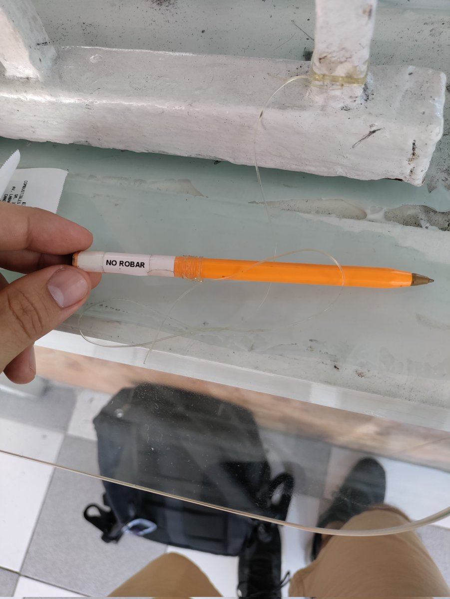 LeDave's tweet photo. Lecciones de vida impartidas por esta pluma en una gasolinera https://t.co/gGsOtX63au