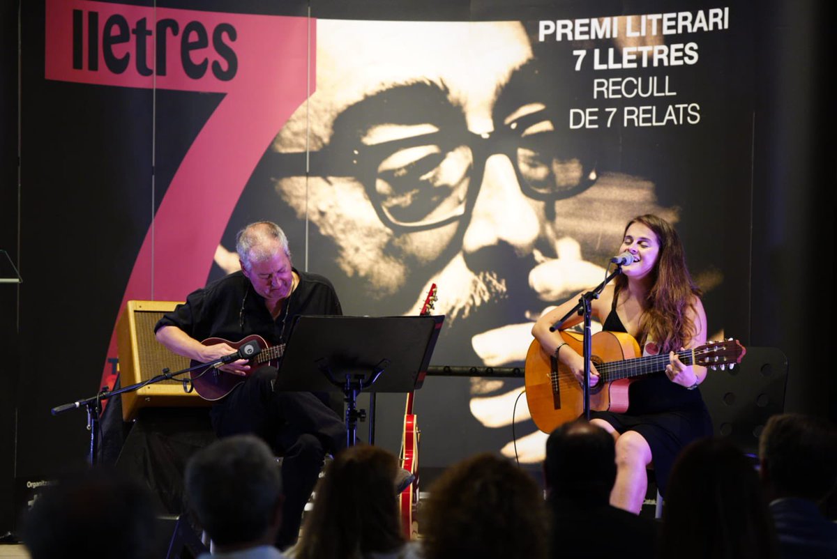 18è premi <a href="/7Lletres/">7lletres</a>! Un guardó literari a un recull de 7 relats. Un premi amb un gran arrelament territorial i amb la clara voluntat de mantenir viva la figura de Manuel de Pedrolo. 

L’enhorabona Francesc Duch! Tenim moltes ganes de llegir-lo!