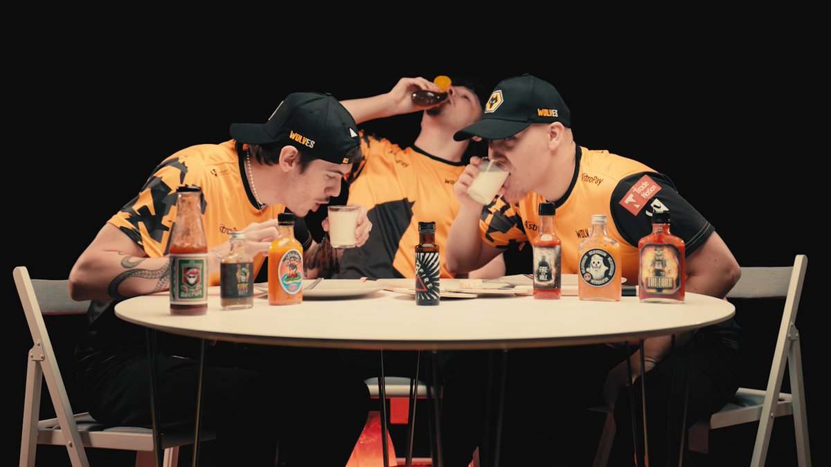 Anthony71034347's tweet photo. We just keep growing! 😎 #r6 #209: #KOIUnited #DreamHackJapan  
Original: R6esports https://t.co/3xnRyaMmDH