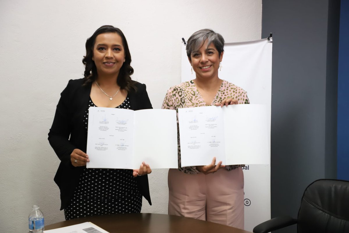 stypsdgo's tweet photo. #AlianzasConValor
Trabajo y familia con valor es el convenio que  permitirá generar un enfoque integral de desarrollo familiar, laboral, detalló la Sria del Trabajo @Cindyglez_  en esta alianza con valor entre la STPS y el @InfamDgo https://t.co/XGV9YeERwC