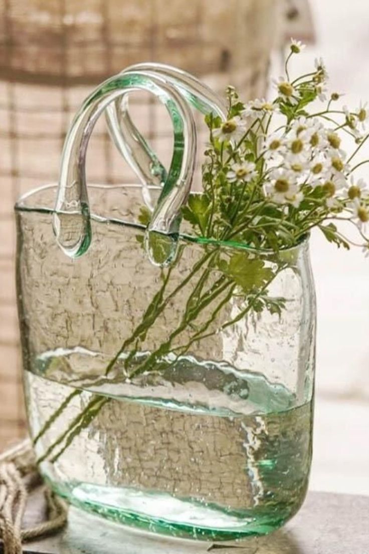 _novaa___'s tweet photo. https://t.co/B42GjJ0tCF CLEAR VASE https://t.co/IIACem14mi