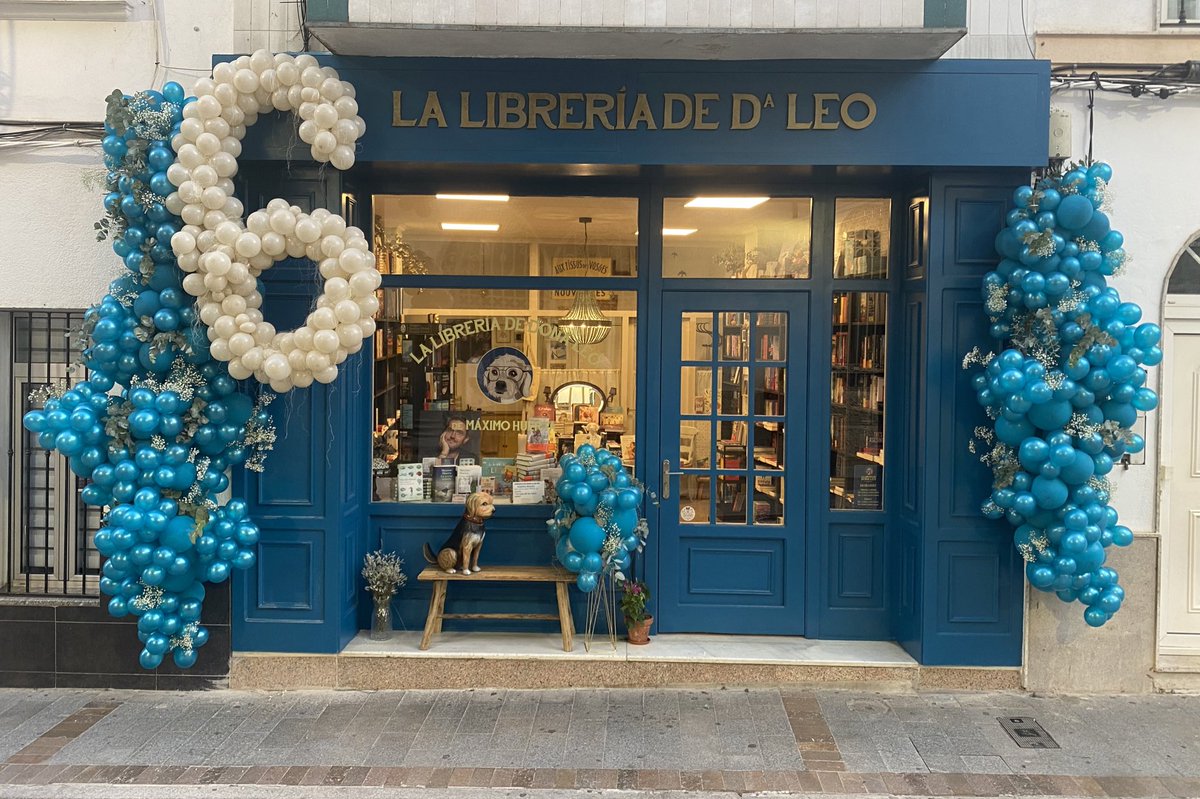 🔵 Así de bonita luce “LA LIBRERÍA DE DOÑA LEO” para este sábado de celebración. 6 meses.