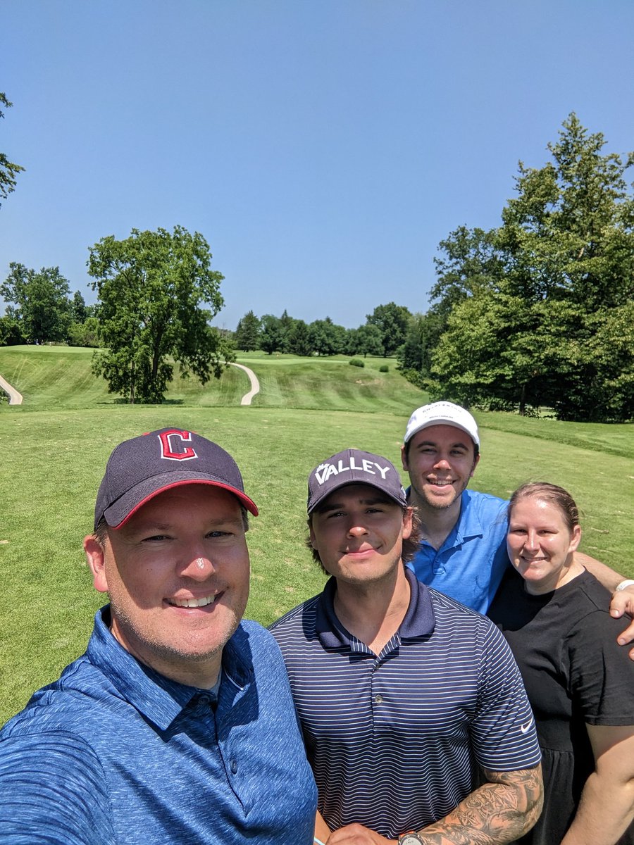 dfoust33's tweet photo. Thanks @VilleBoosters for a great golf outing today and for all that you do to support our @HS_Strongsville &amp; @TheSMSMustangs student-athletes! @jeremy_foust3 @_kylefoust @ksackettfox https://t.co/ccViKyjTjy