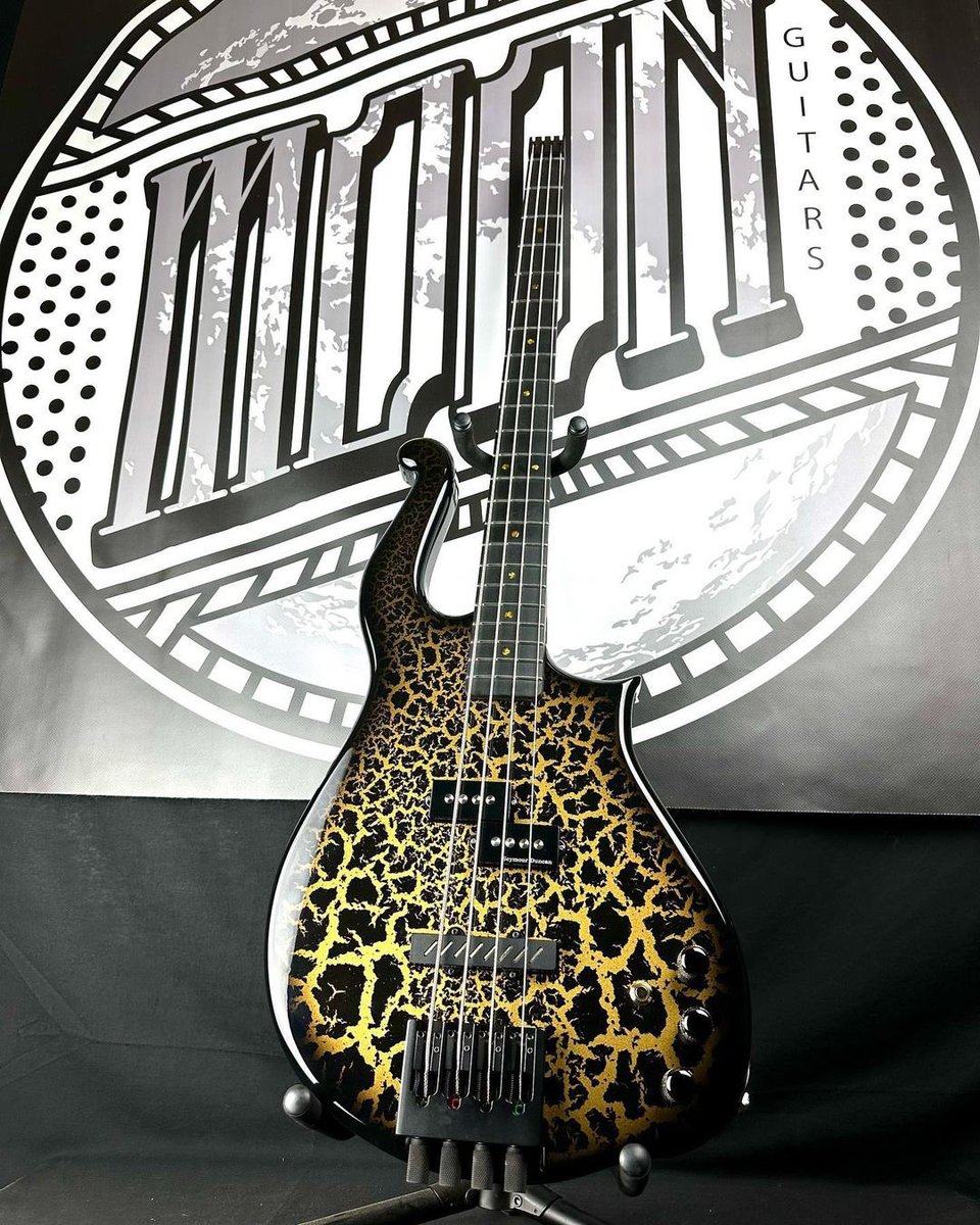RichliteFretbrd's tweet photo. Stunning one-of-a-kind custom order for Nicholas Waer (that is not available for sale or reproduction) by #moonguitars that features a Richlite Black Diamond fretboard with custom gold flake inlays.
#makeitwithpaper
#richlitefretboard
#moonguitars
#nicholaswaer
#handmadeguitar https://t.co/yw2ZPkM9aW