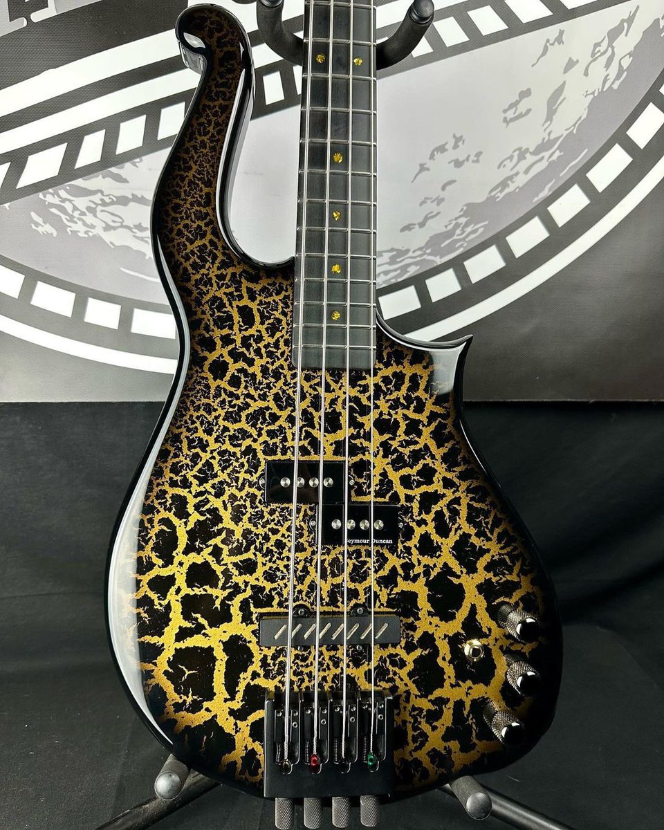 RichliteFretbrd's tweet photo. Stunning one-of-a-kind custom order for Nicholas Waer (that is not available for sale or reproduction) by #moonguitars that features a Richlite Black Diamond fretboard with custom gold flake inlays.
#makeitwithpaper
#richlitefretboard
#moonguitars
#nicholaswaer
#handmadeguitar https://t.co/yw2ZPkM9aW