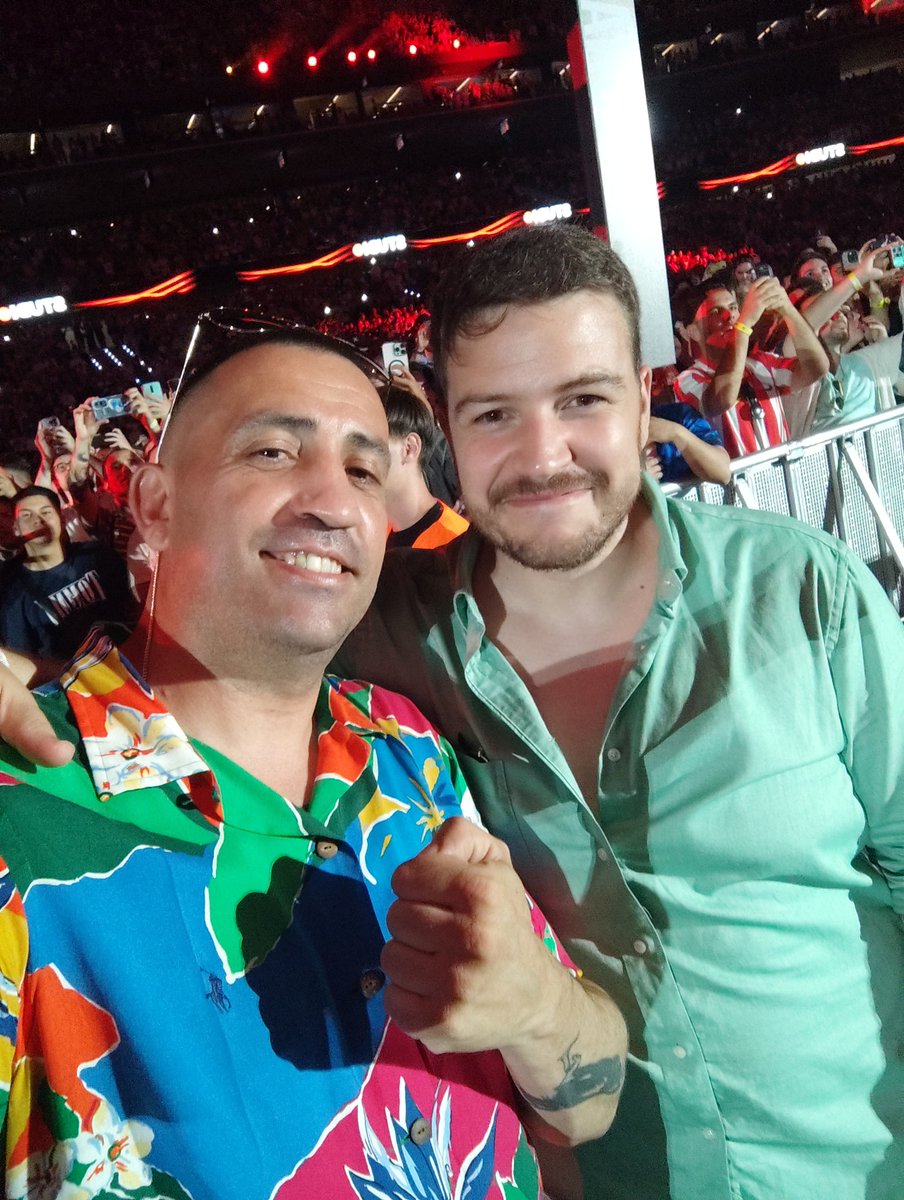 PabloMF_coach's tweet photo. @el_yuste_ y yo en #laveladadelaño3
#lvda3 #lavelada3 #civitasmetropolitano https://t.co/nPwzINCw60