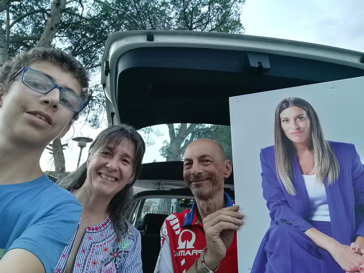 Arrenquem la campanya a Sant Feliu de Codines amb la penjada de cartells!

El 23 de juliol tenim l’oportunitat de canviar-ho tot i dir que: Ja n’hi ha prou #sfc182