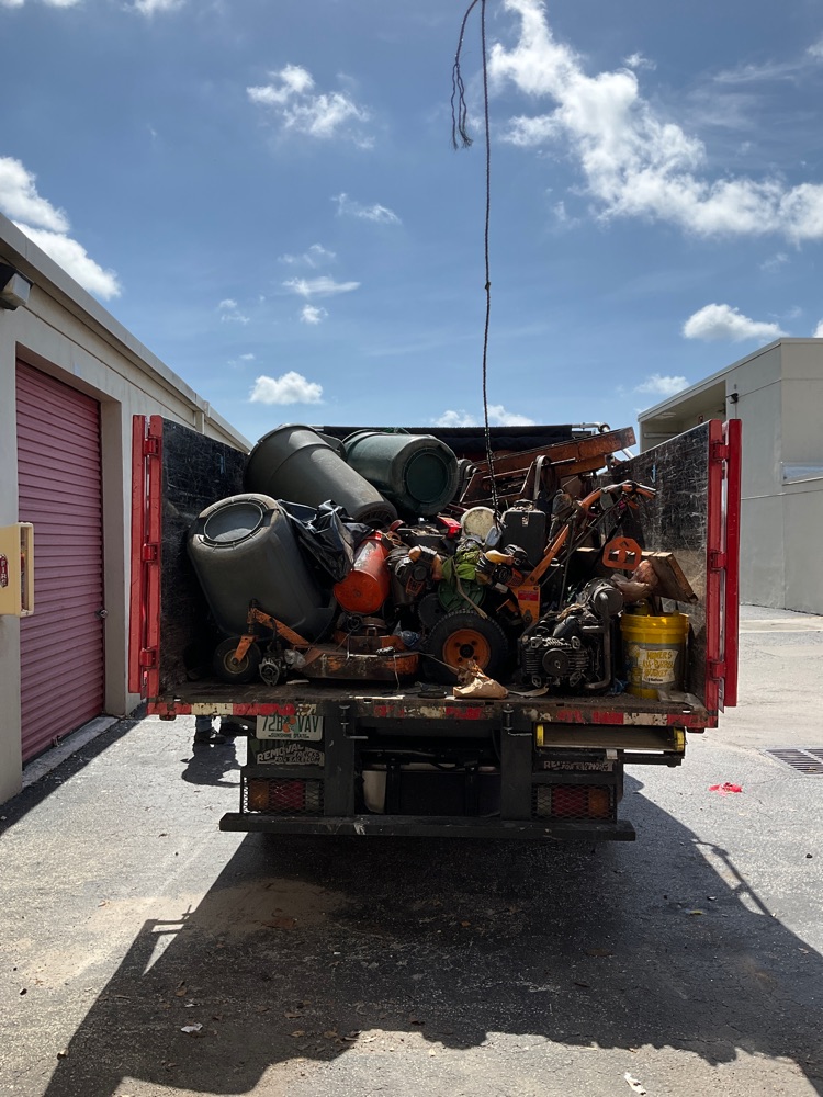 A client of ours had old lawn mowers from a landscaping company that they needed removed from a storage unit in Boynton Beach. Our trucks are equipped with built in winch's which made loading these a quick and efficient!

#junk #removal #trash #junkremoval #Boyntonbeach #thread