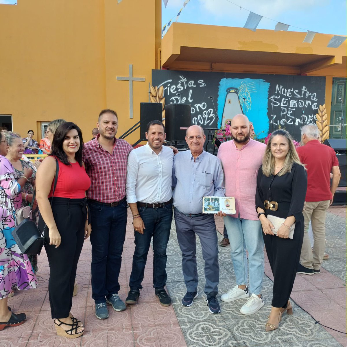 hectorjsuarez's tweet photo. Como cada verano, Telde se llena de fiestas populares. Este viernes acompañamos a l@s pregoner@s de los barrios de El Goro, Las Huesas y Marpequeña. Enhorabuena a las comisiones de fiesta por mantener viva la llama de la participación vecinal y seguir creando comunidad. 👏 https://t.co/6wrXkAyghI