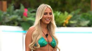 septimusajprime's tweet photo. I think it’s time they get on a flight to Heathrow. #loveIsland https://t.co/d1iCUUe7T5