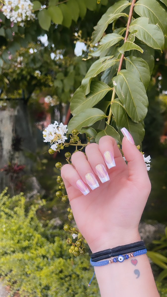 BostonBlondeBae's tweet photo. Chrome X French Manicure =👩🏼‍🍳💋 https://t.co/81HlweUkTL