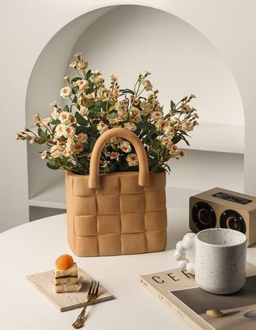 _novaa___'s tweet photo. AESTHETIC BAG VASE: https://t.co/quf9gNS7Vu
