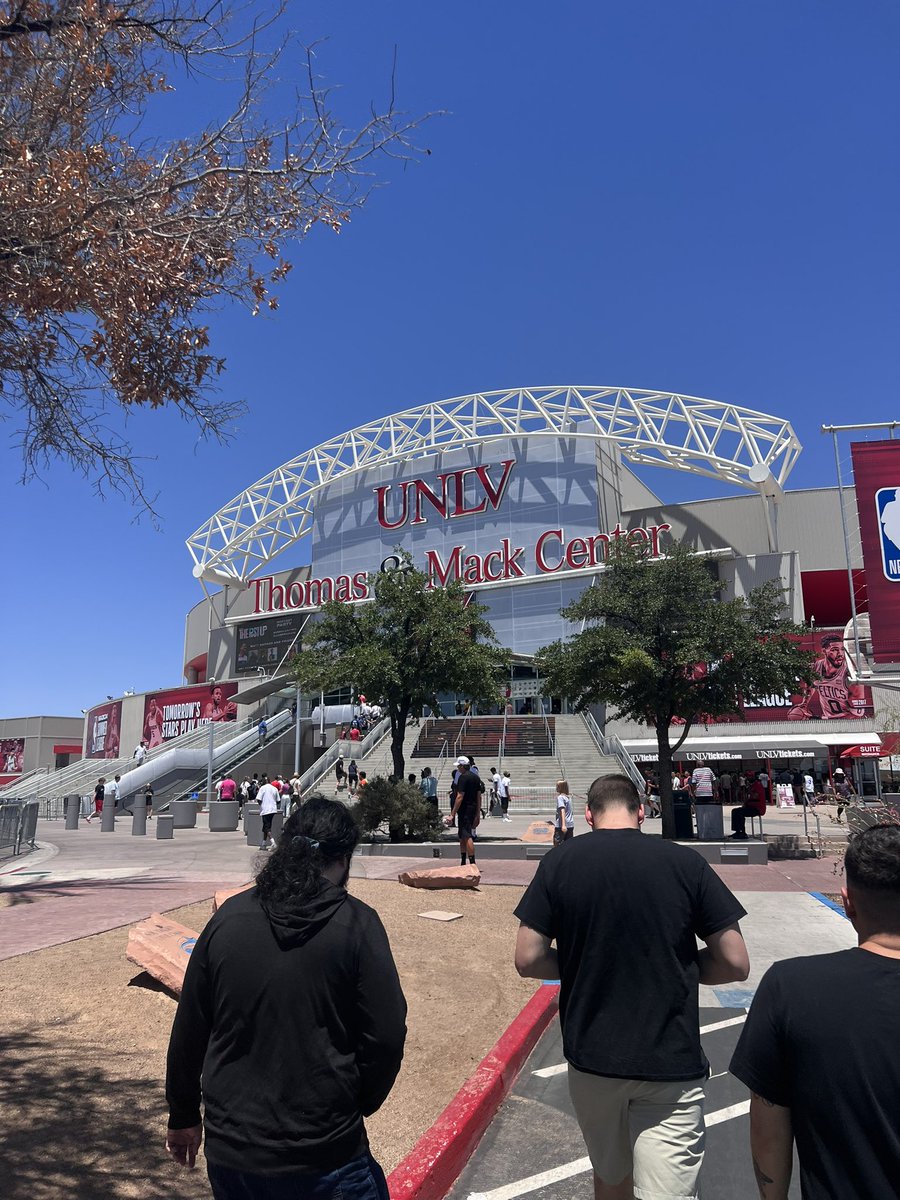 NoCeilingsNBA's tweet image. let’s watch some hoops 🏀

#NBASummer