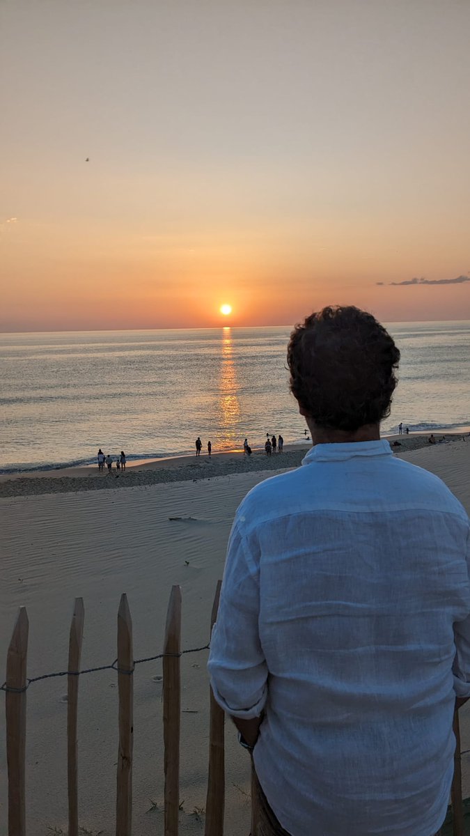 ericchampion2's tweet image. #TimeIsRunningOut... @DariusRochebin 😉 #Hourtin ce soir... 😘