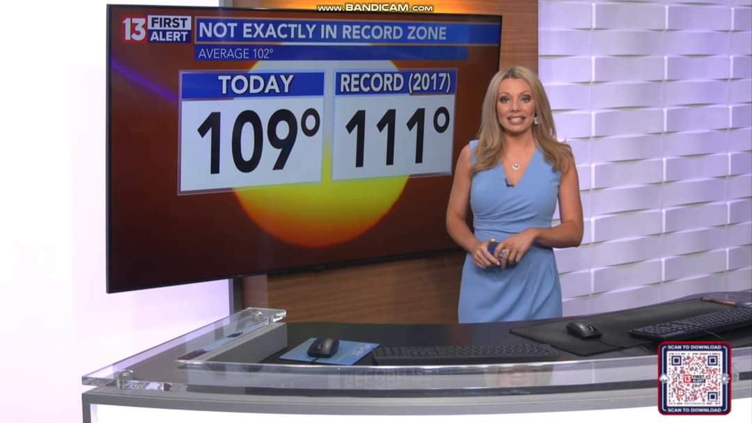 NewsWatcher102's tweet photo. Part 1: @alliepottertv so GORGEOUS/sexy/very beautiful in blue on this Friday! 😍🤩💘🔥❤️💙 #AzWx #TucsonWx #KOLDNews #AllikePotter https://t.co/cm3qrAPskN
