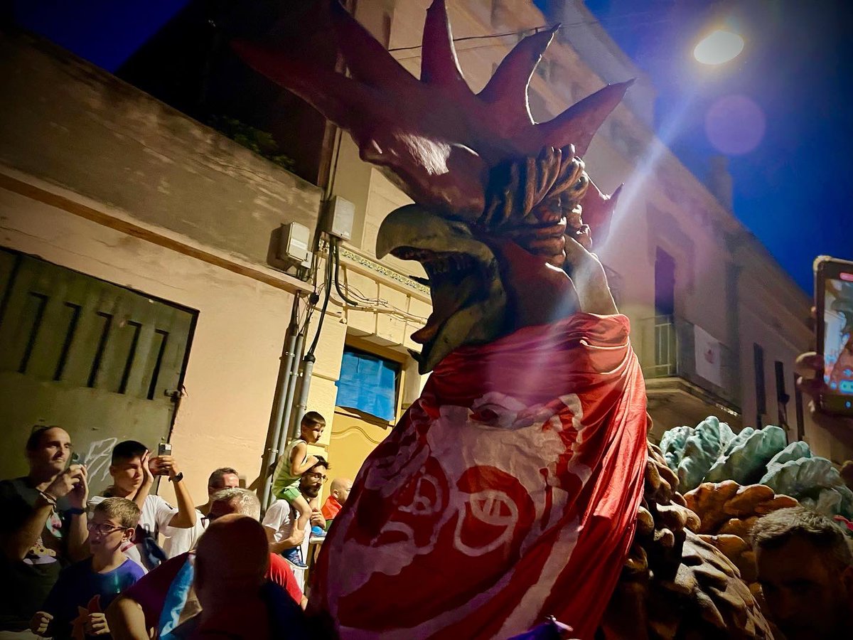 catomaro's tweet photo. I amb els txupinazos i pregó arrenca la 14a Edició de “l’Encierrillo”de Sant Pollín, ara a córrer!!!! @santpollin #encierrillo #txupinazo #pregó #santpollín #elprat #festaenfamilia https://t.co/qZ6kLlpvZ4