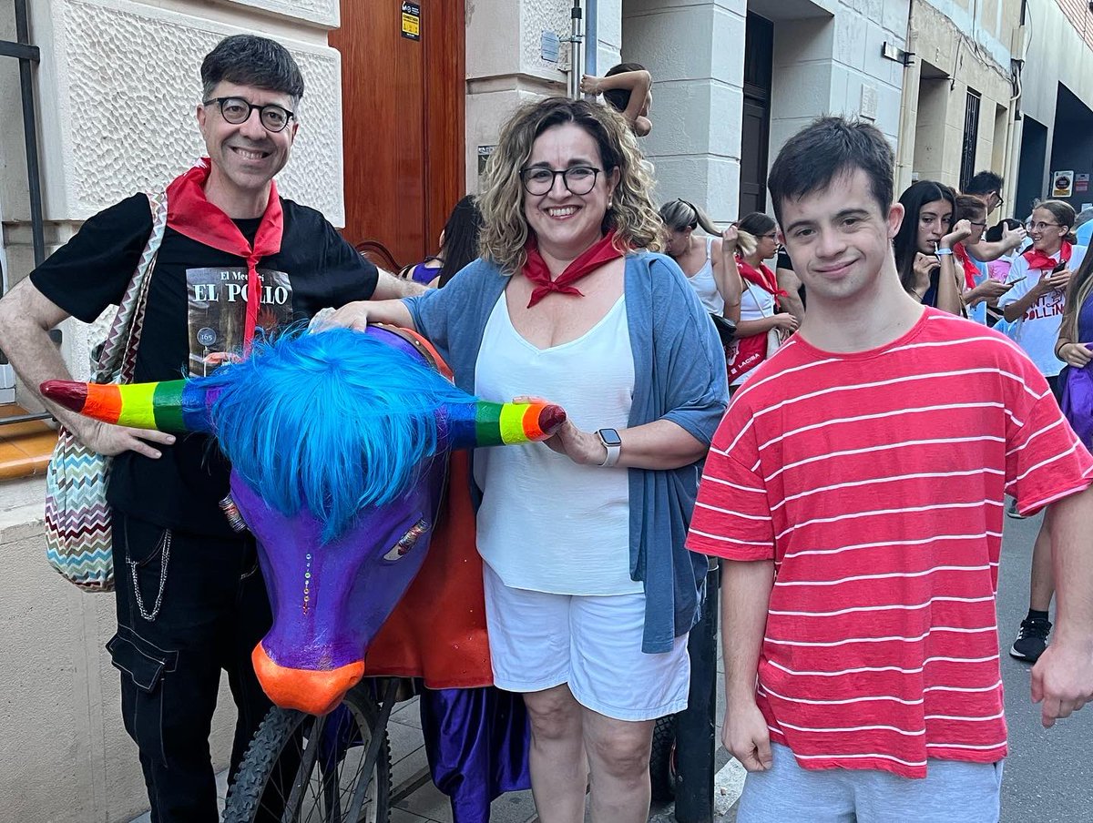 catomaro's tweet photo. I amb els txupinazos i pregó arrenca la 14a Edició de “l’Encierrillo”de Sant Pollín, ara a córrer!!!! @santpollin #encierrillo #txupinazo #pregó #santpollín #elprat #festaenfamilia https://t.co/qZ6kLlpvZ4
