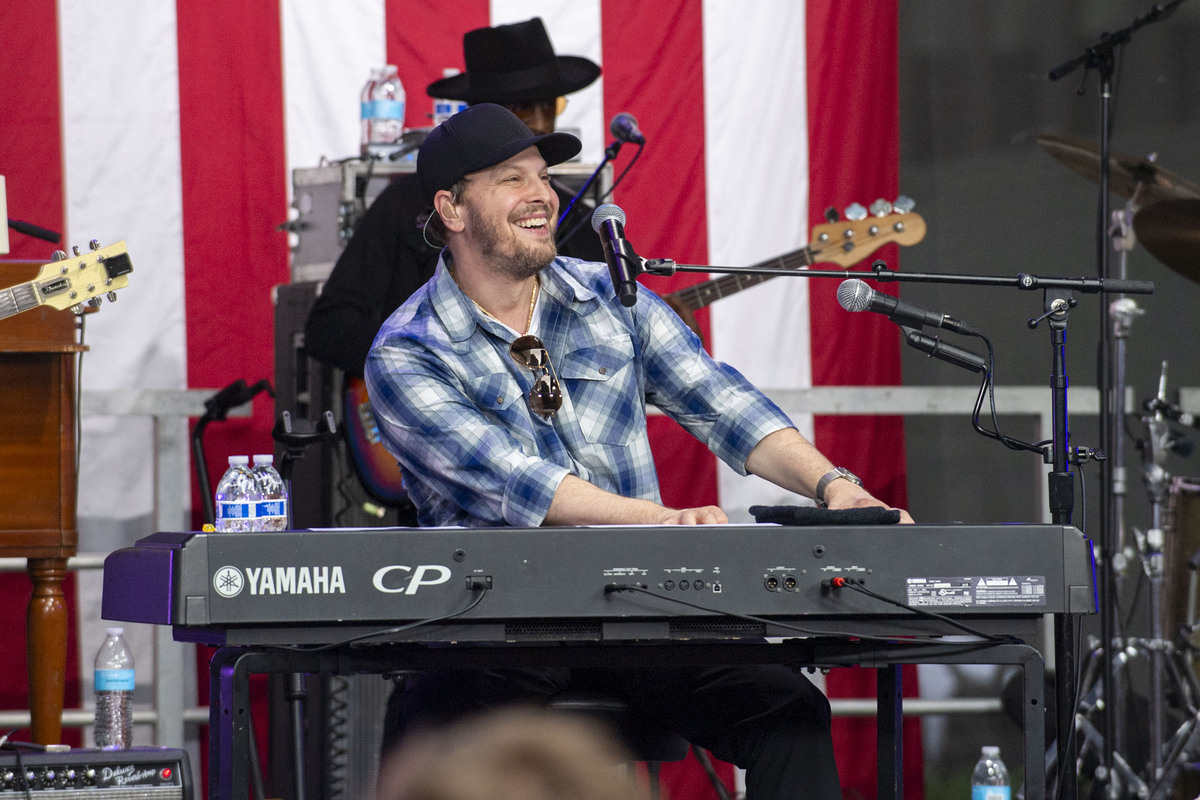 GavinDeGraw's tweet photo. Thanks @foxandfriends for having me out! 🇺🇸 https://t.co/ri04NFHYgw