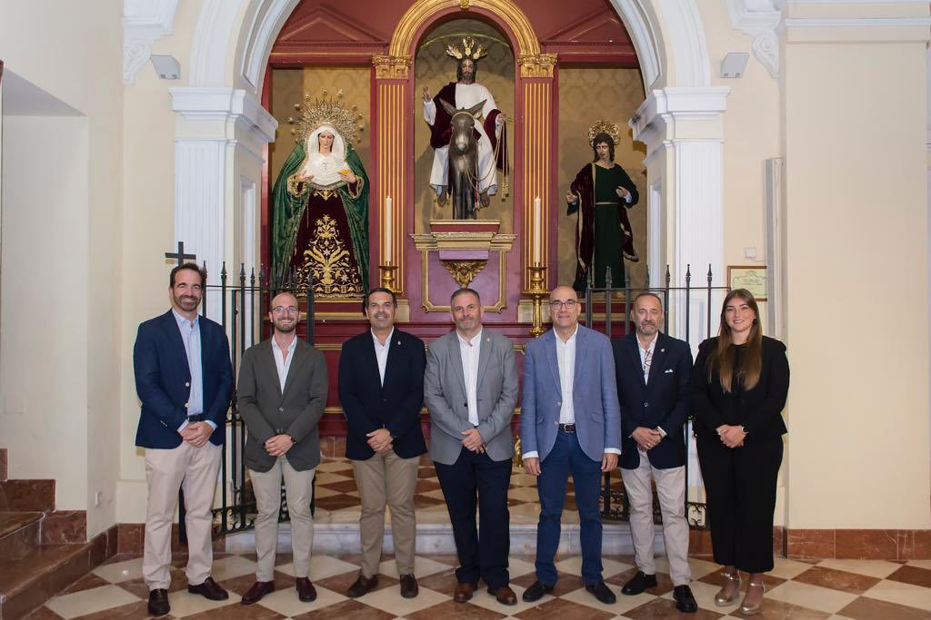 pollinicamalaga's tweet photo. Queda proclamada la candidatura encabezada por N.H.D. Juan José Granados Jiménez para el periodo 2023-2027 con 173 votos de los 217 emitidos. 

Pedimos a nuestros Sagrados Titulares que le guíen y amparen en esta etapa a cargo de la cofradía. #CofradíasMLG https://t.co/YnWBaZUVxL