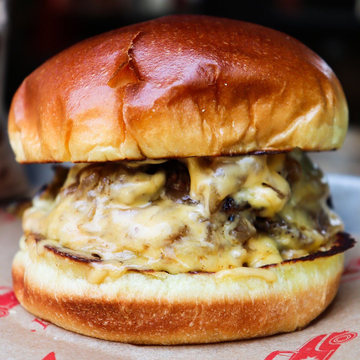 It's the Weekend! 🤘
:
#summertimechi #chicagoburger #smashburger #dinnertime #chicago