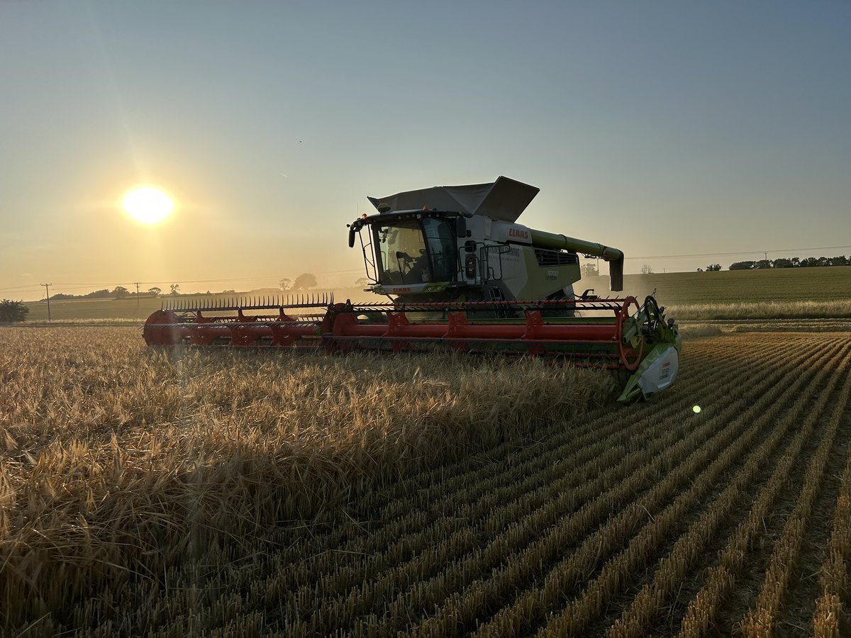 Petewaudby's tweet image. Chocks away. Harvest 23 is underway!