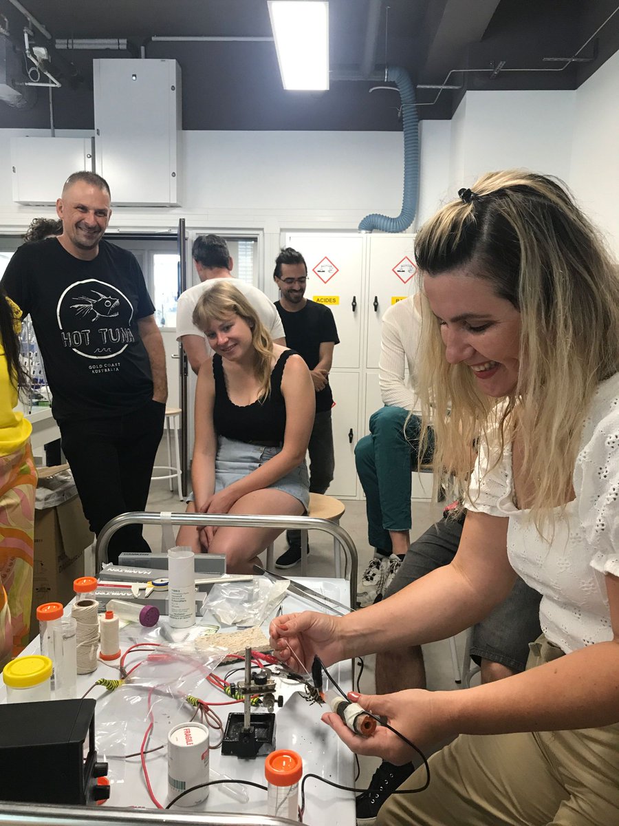 bvrenozi's tweet photo. ♦️EUVENAction in Action! ❤️
👉3rd Day of the Training School! Hands on practice with extracting venom of scorpions and spiders in the lab in #Montpellier #France2023 🕷🦂!
@Michel_Dugon @fgncaliskan
@YSarigiannis #Spiders #Hogna🕷 #Geolycosa🕷 #Scorpions #Buthus🦂 #Euscorpius https://t.co/3yfKGmEFEB