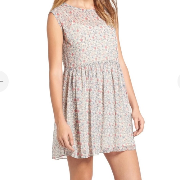 sandibeck's tweet photo. So good I had to share! Check out all the items I'm loving on @Poshmarkapp from @marialugo351 #poshmark #fashion #style #shopmycloset #madewell #elizaj: https://t.co/e6PAA560AZ https://t.co/JGhcn5mB2Z