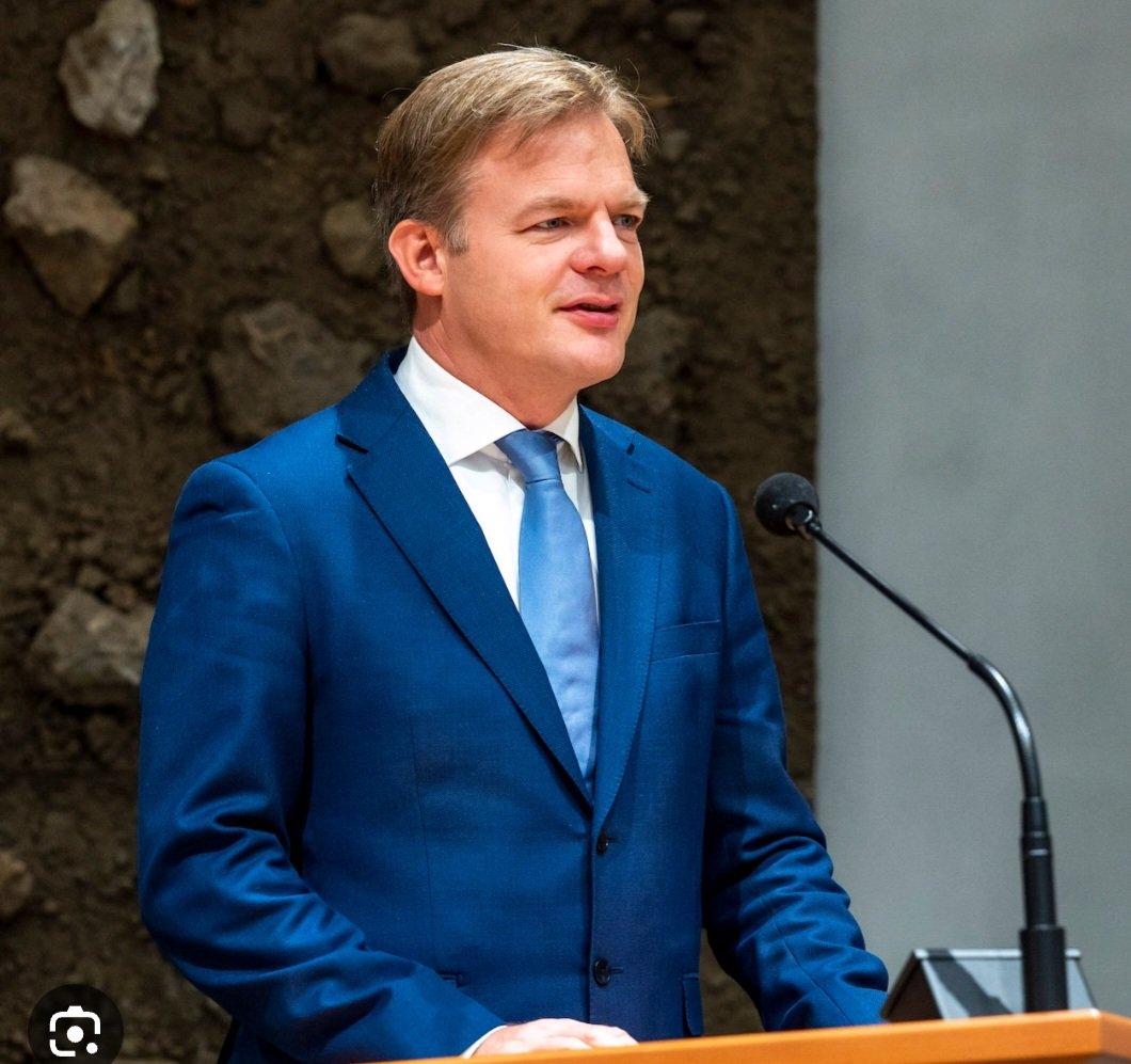 Retweet als jij Pieter Omtzigt één van de betere kamerleden vindt.