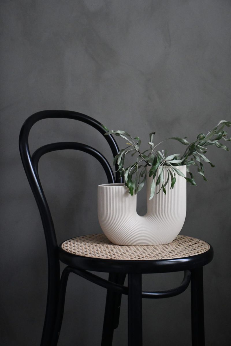 _novaa___'s tweet photo. UNIQUE VASE https://t.co/6MPAohSszy