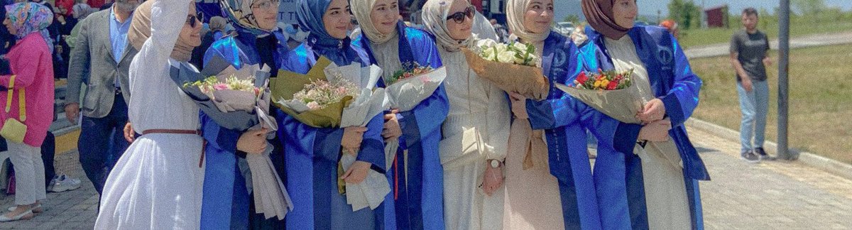 rumostoteles's tweet photo. Siz benim dostlar gökkuşağımın en güzel renkleri idiniz 🤍 https://t.co/g2J6lKkZMI