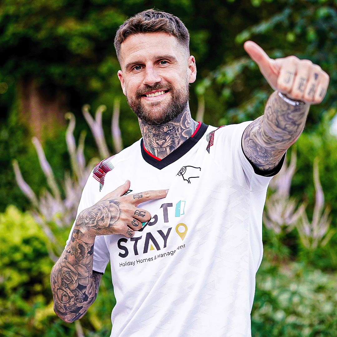 dcfcofficial's tweet photo. The one you've all been waiting for...

We've secured the services of @SonnyBradley91 on a two-year deal! 🙌

Wish him a warm welcome, #dcfcfans! 👋🐏

#DCFC