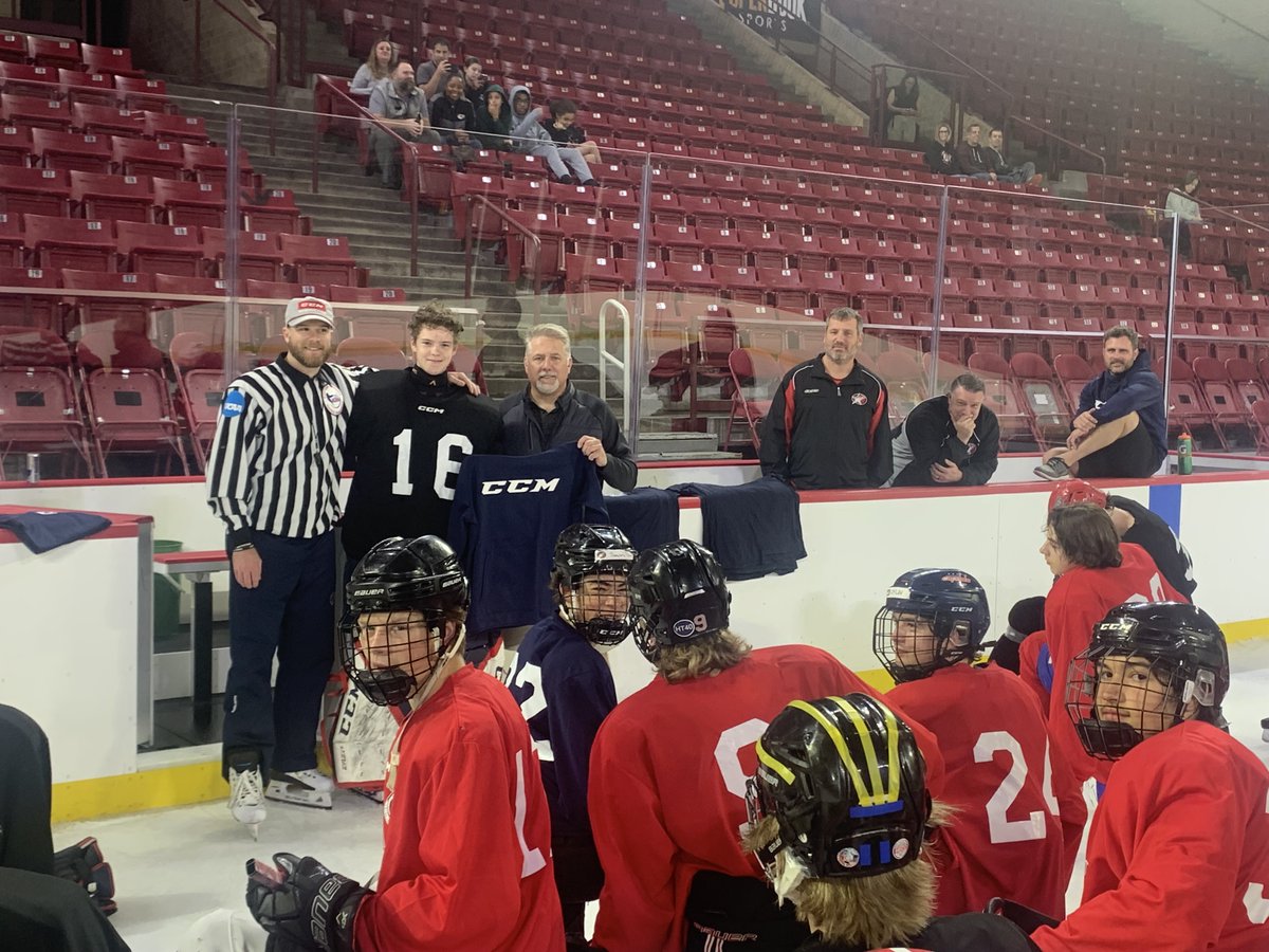 Congrats the Week 2 CCM Hockey Players of the Week:
Top FW - Brady Barber, Tampa Jr. Bulls AA
Top D - Blake Haberstroh, North Shore Hockey Academy AAA
Top G - Keegan Carswell, Windsor Spitfires AAA
<a href="/CCMHockey/">CCM Hockey</a>
<a href="/usjdpco/">USJDP</a>