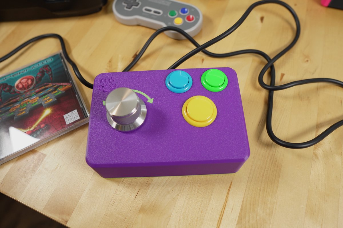 ToddsNerdCave's tweet photo. Introducing the Retro Frog #NeoGeo Hypernoid (and Pop 'n Bounce) spinner!

If you have @NeoHomeBrew's excellent Hypernoid, soon you will be able to treat yourself to how it was intended to play.

Color schemes TBD and might revise the case some, but I'm very happy with it so far https://t.co/PXkQinQ1PT